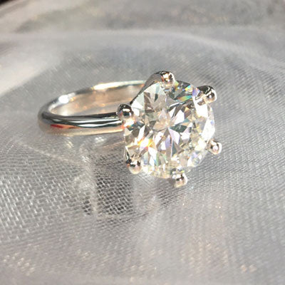2ct Ethical Round cut Diamond 6 Claw Solitaire Engagement Ring 18k White Gold LG902